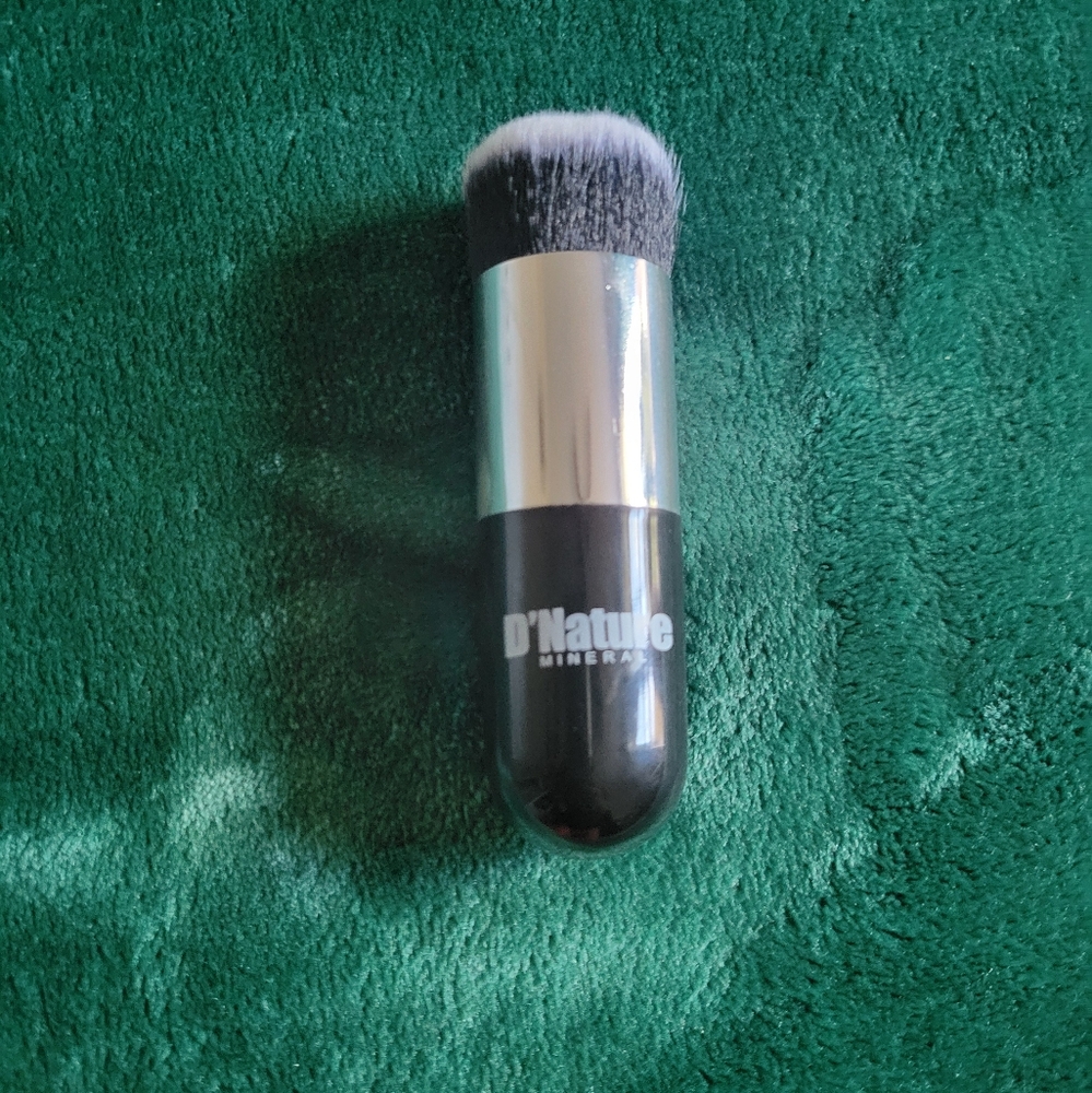 D'Nature Mineral Makeup Brush